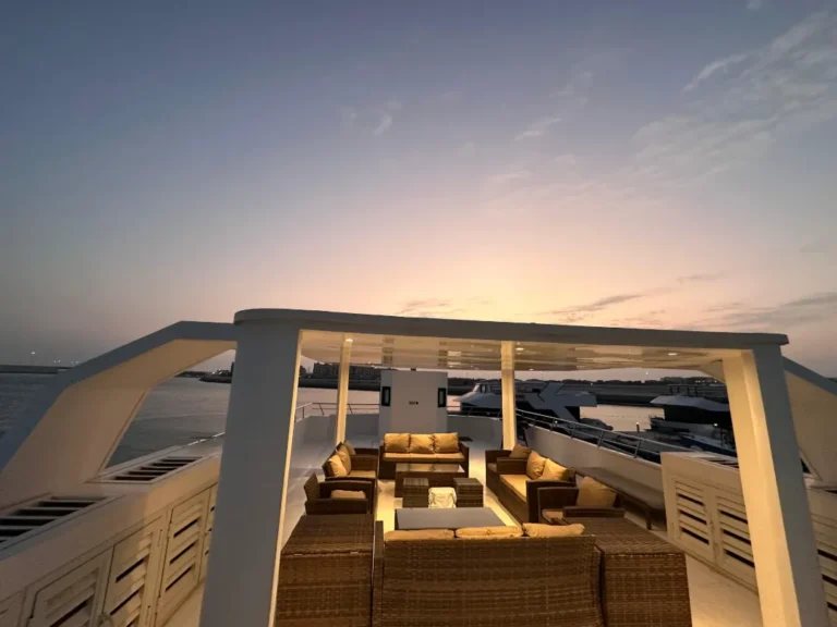 One Houseboat – 5