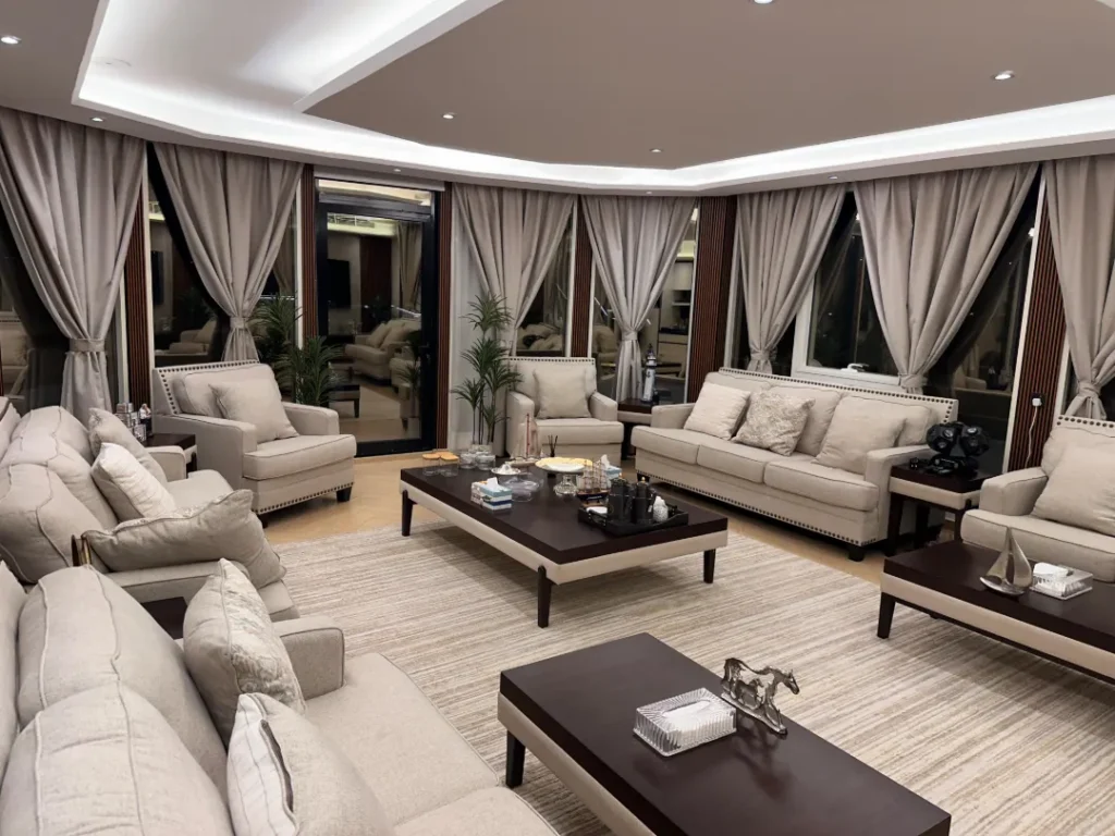 One Houseboat – 18