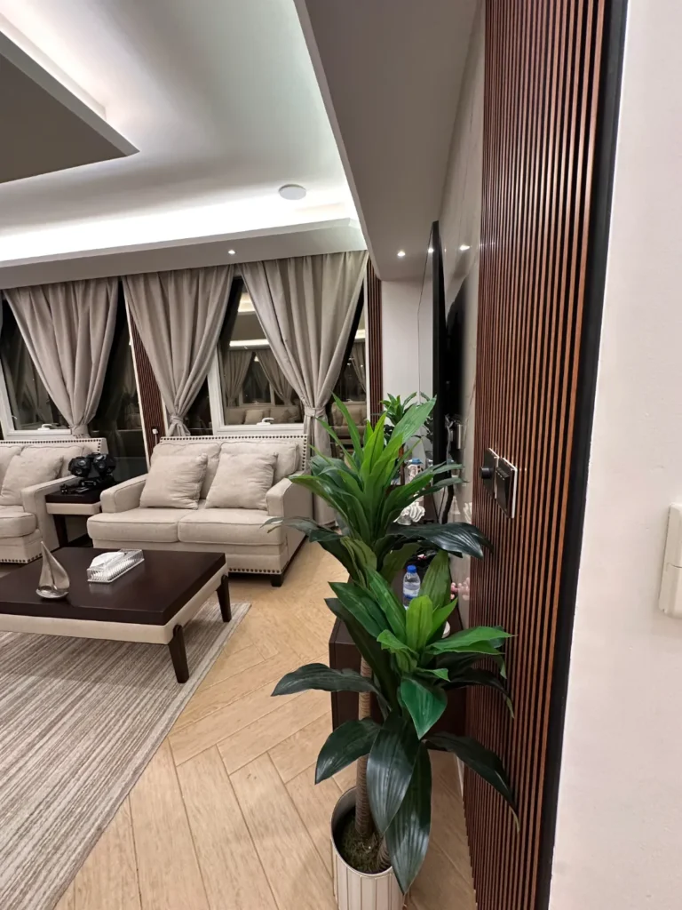 One Houseboat – 15