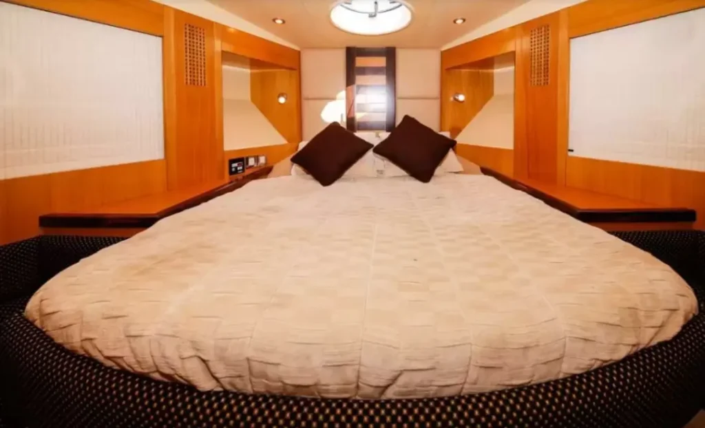 Birthday Yacht Party Dubai – 44 ft (12 Guests) – 13
