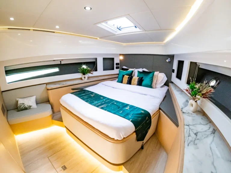 Zia – Private 52FT Yacht Dubai – 2