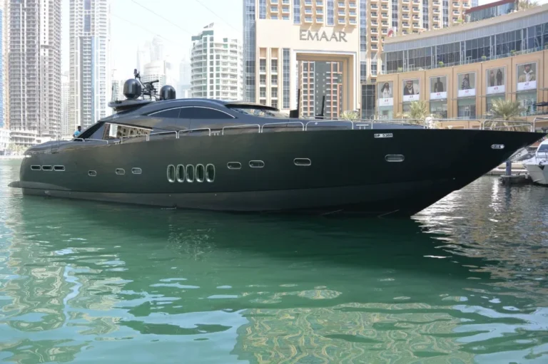 New Year Yacht Party Dubai One Tours Новогодняя вечеринка на яхте в Дубае