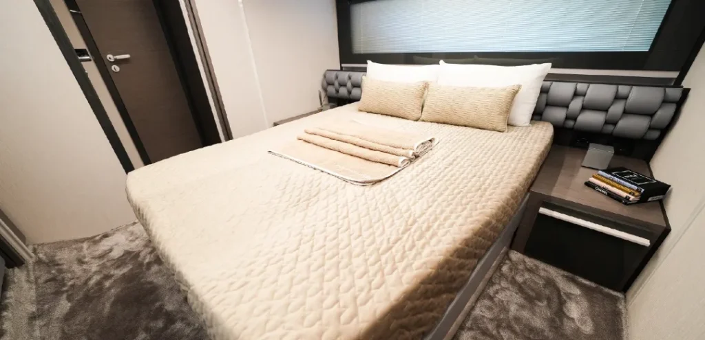 Pershing 5X – Private Yacht Dubai – 9
