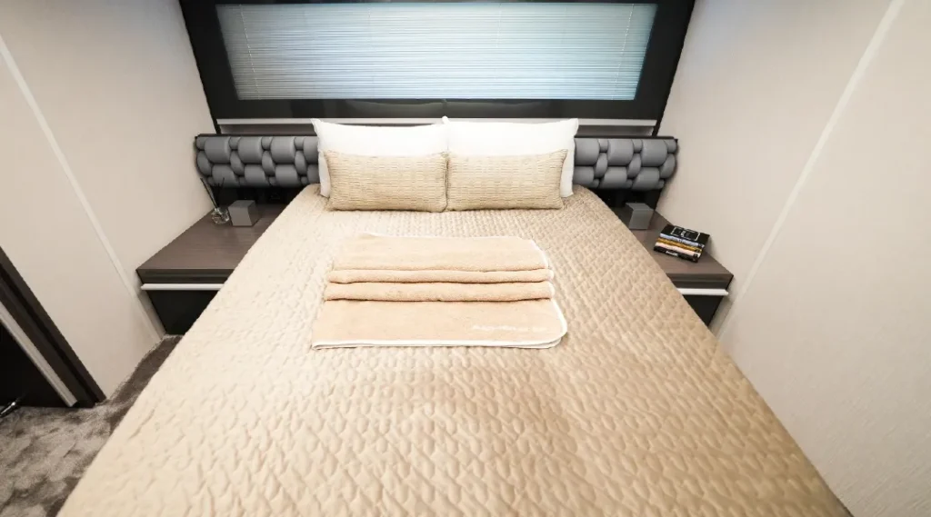 Pershing 5X – Private Yacht Dubai – 8