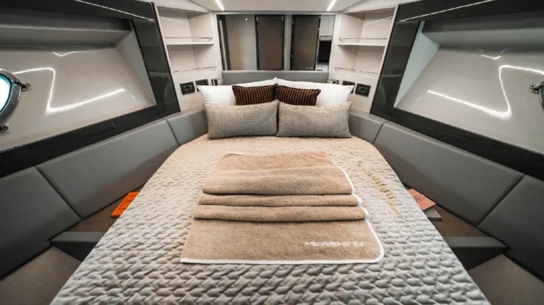 Pershing 5X – Private Yacht Dubai – 4