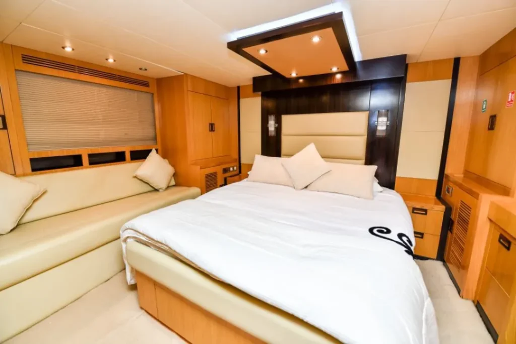 Birthday Yacht Party Dubai – 66 ft (21 Guests) – 3