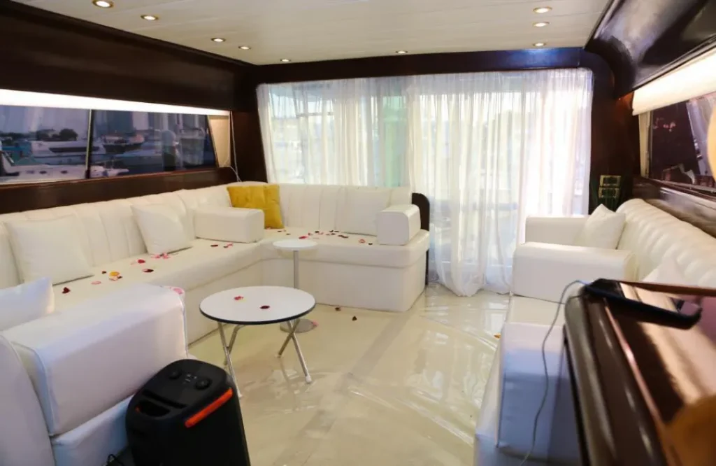 Italy Yacht 62 – 10