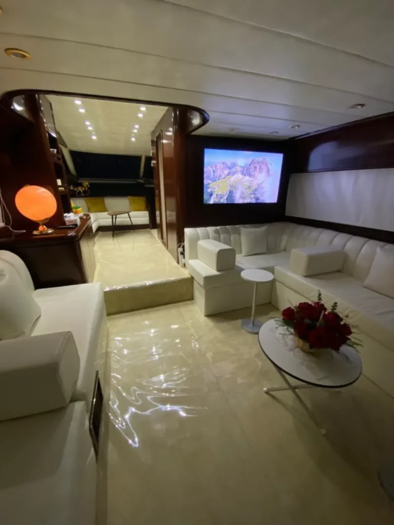 Italy Yacht 62 – 11
