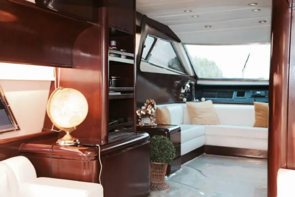 Italy Yacht 62 – 16