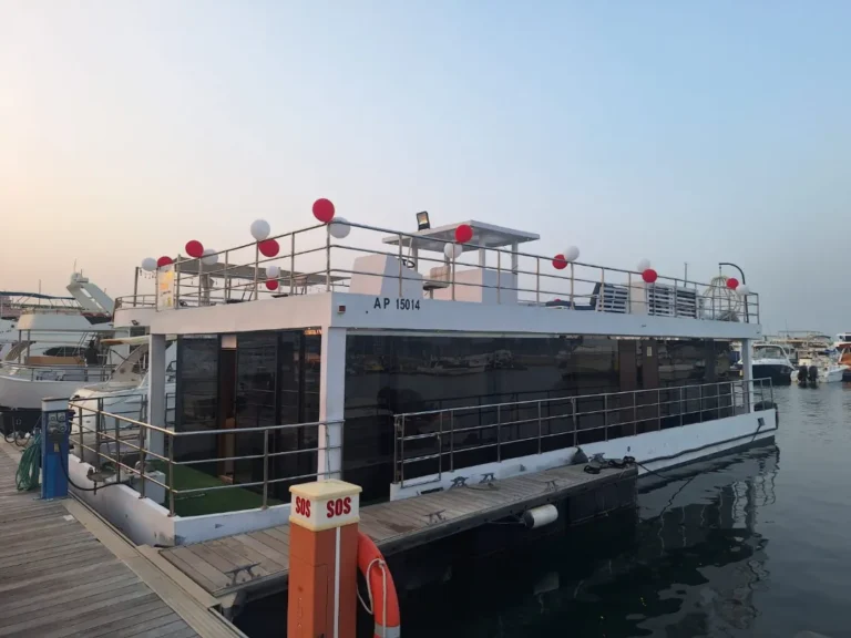 Ria Houseboat 2
