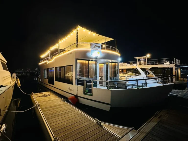 Ria Houseboat 3