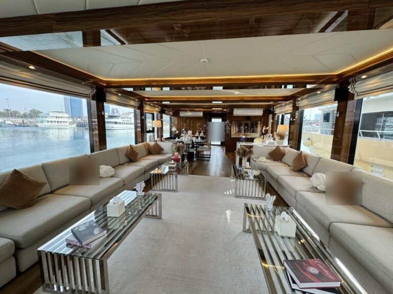 Amber Regent – Private Yacht Abu Dhabi – 2
