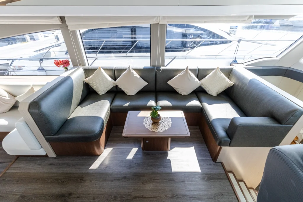Falcon 56 – Private Yacht Dubai – 2