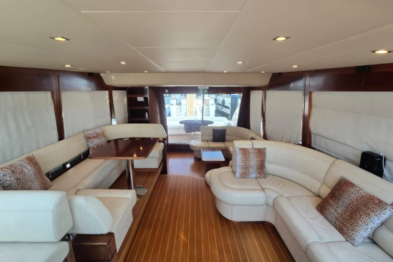 Farah 55 – Private Yacht Dubai – 3