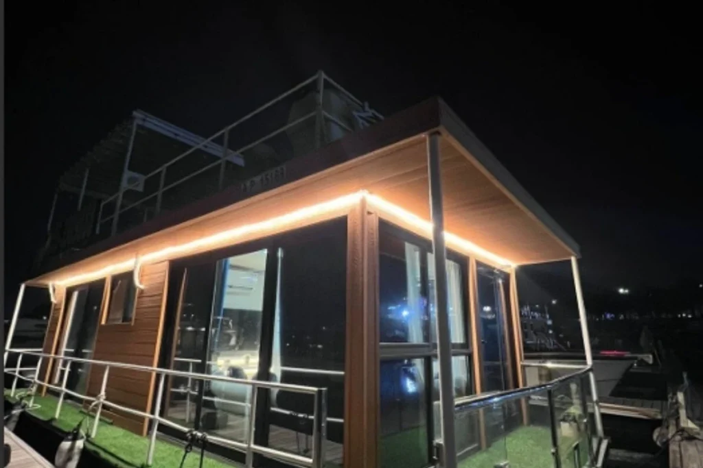 Gem Houseboat Abu Dhabi – 2