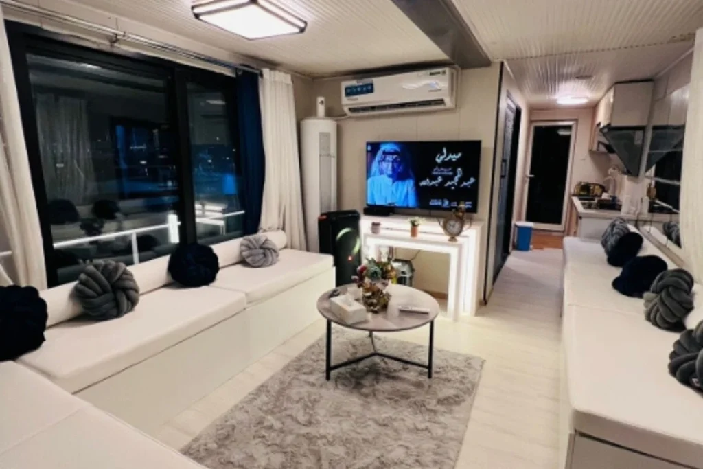 Gem Houseboat Abu Dhabi – 4