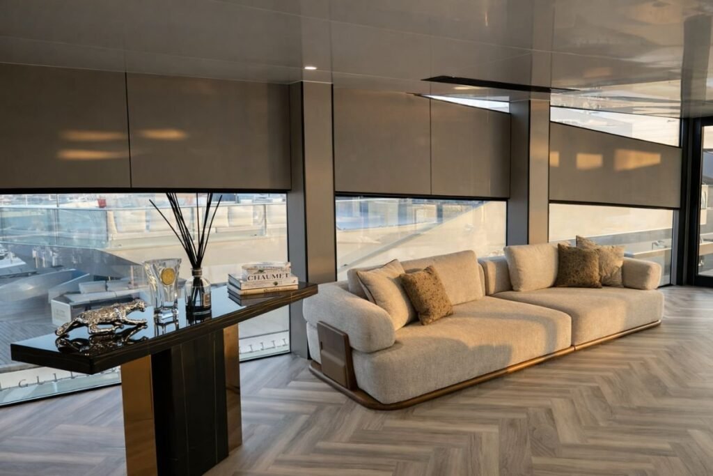 Glass Houseboat Abu Dhabi – 2