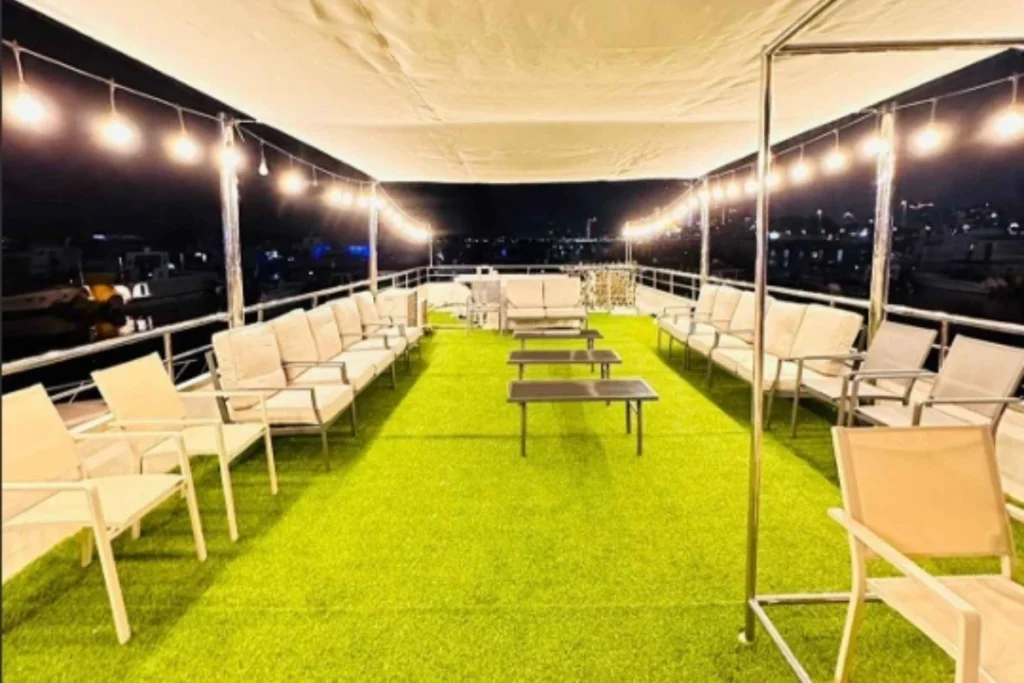 Lagoon Houseboat Abu Dhabi – 2