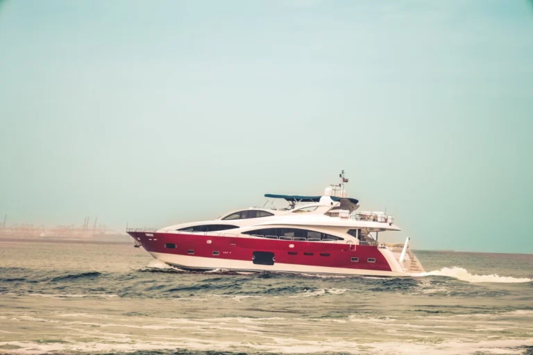 Majestic 110 – Private Yacht Dubai – 4