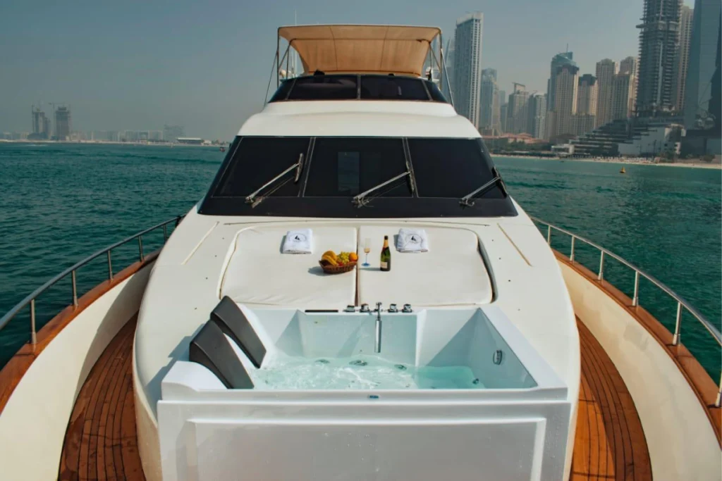 Oasis 82 Jacuzzi – Private Yacht Dubai – 2