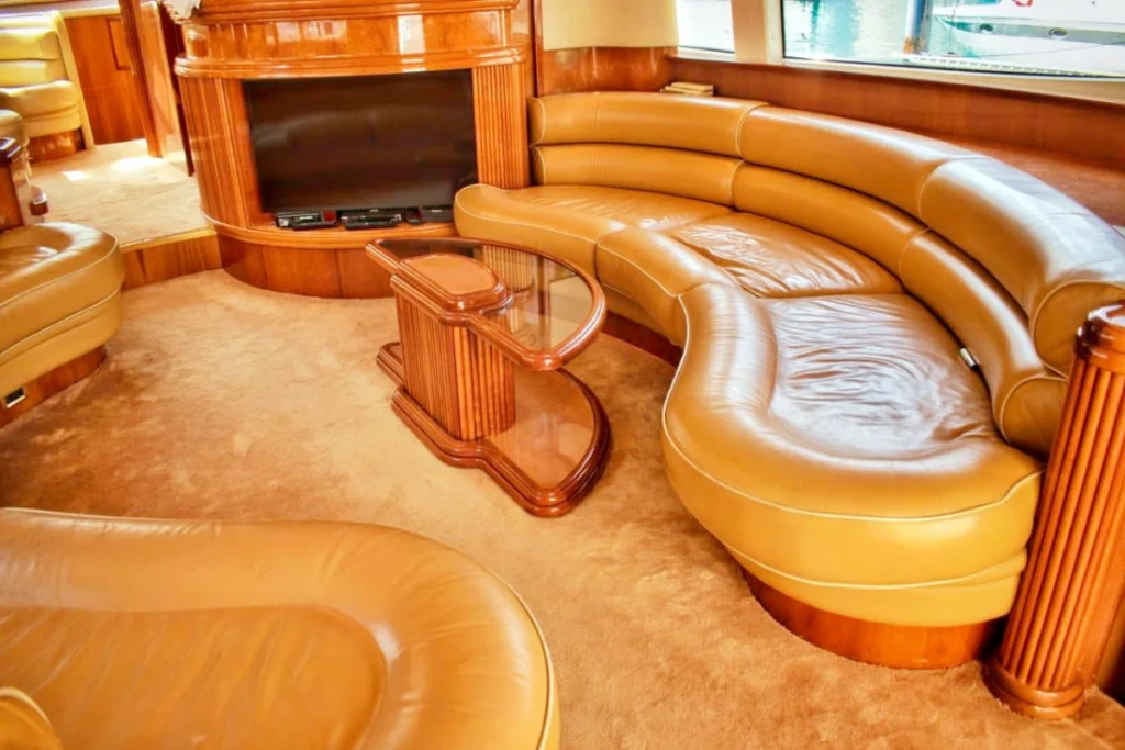 Oasis 82 Jacuzzi – Private Yacht Dubai – 4
