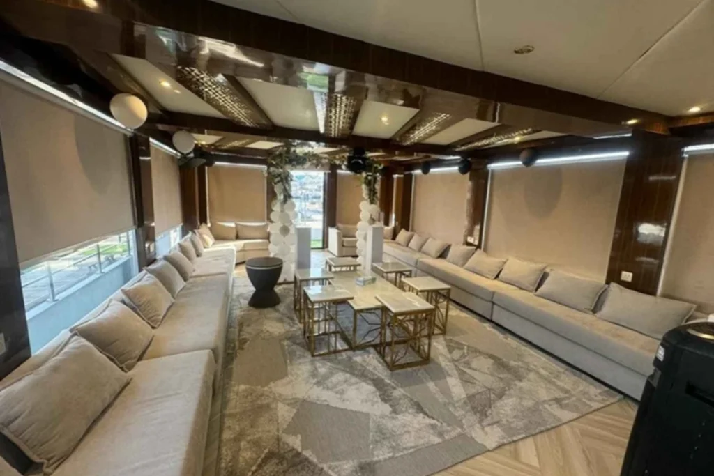 Palm Houseboat – مبيت في أبوظبي (2)