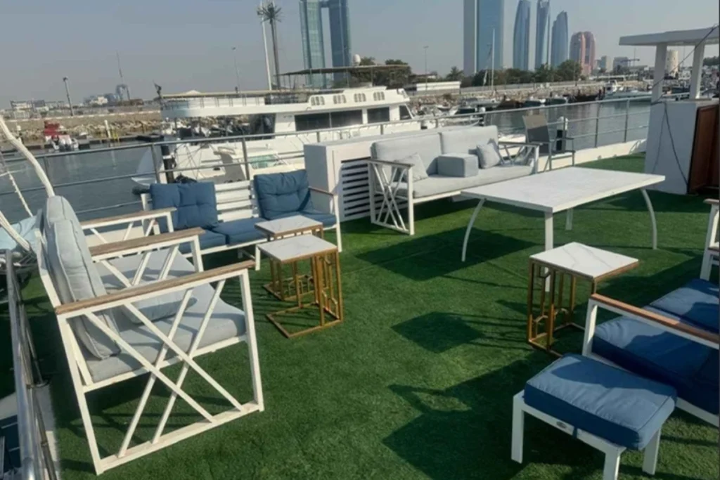 Palm Houseboat – مبيت في أبوظبي (3)