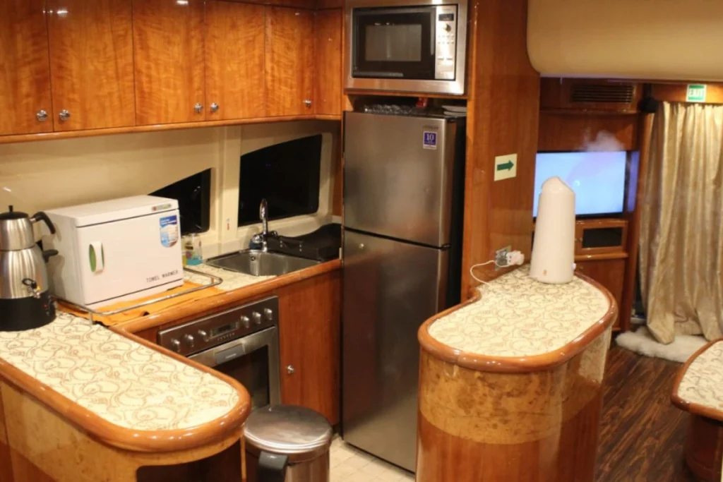 Qamar 56 – Private Yacht Dubai – 3