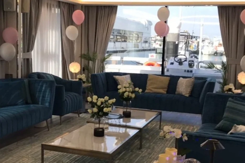 Reef Houseboat Abu Dhabi – 3