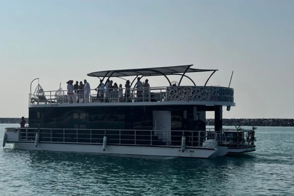 Reef Houseboat Abu Dhabi – 5
