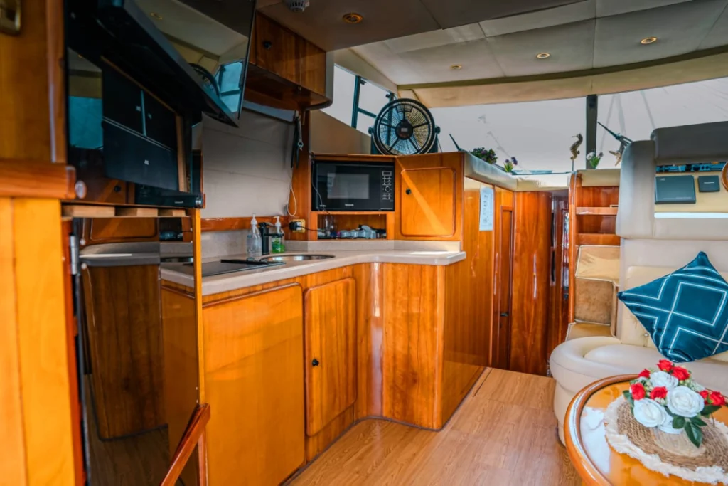 Reem 48 – Private Yacht Dubai – 5