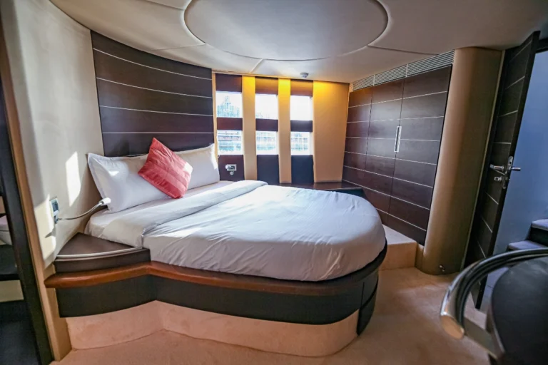 Sapphire 68 – Private Yacht Dubai – 4