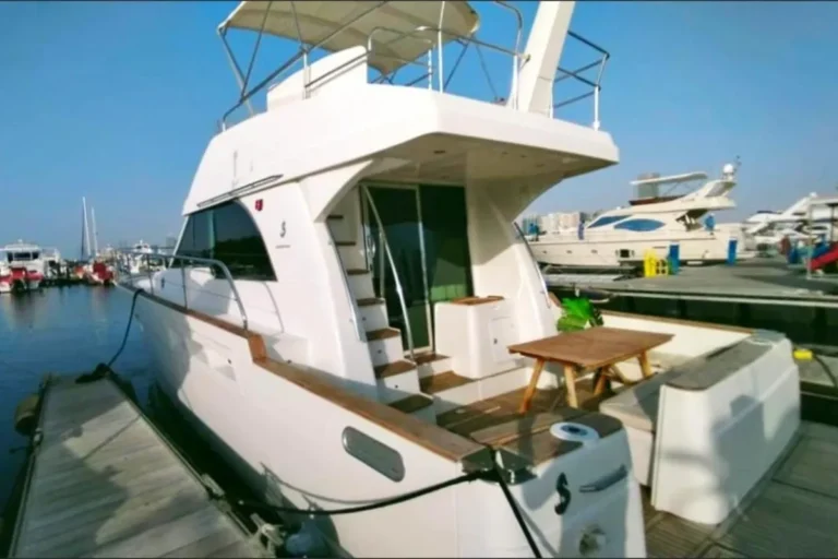Sky 40 – Private Yacht Abu Dhabi – 4