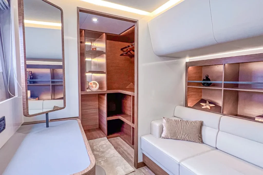 Swift 60 – Private Yacht Dubai – 4