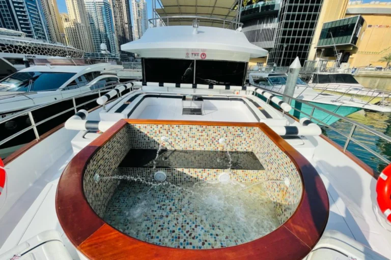 Titan 95 – Private Yacht Dubai – 3