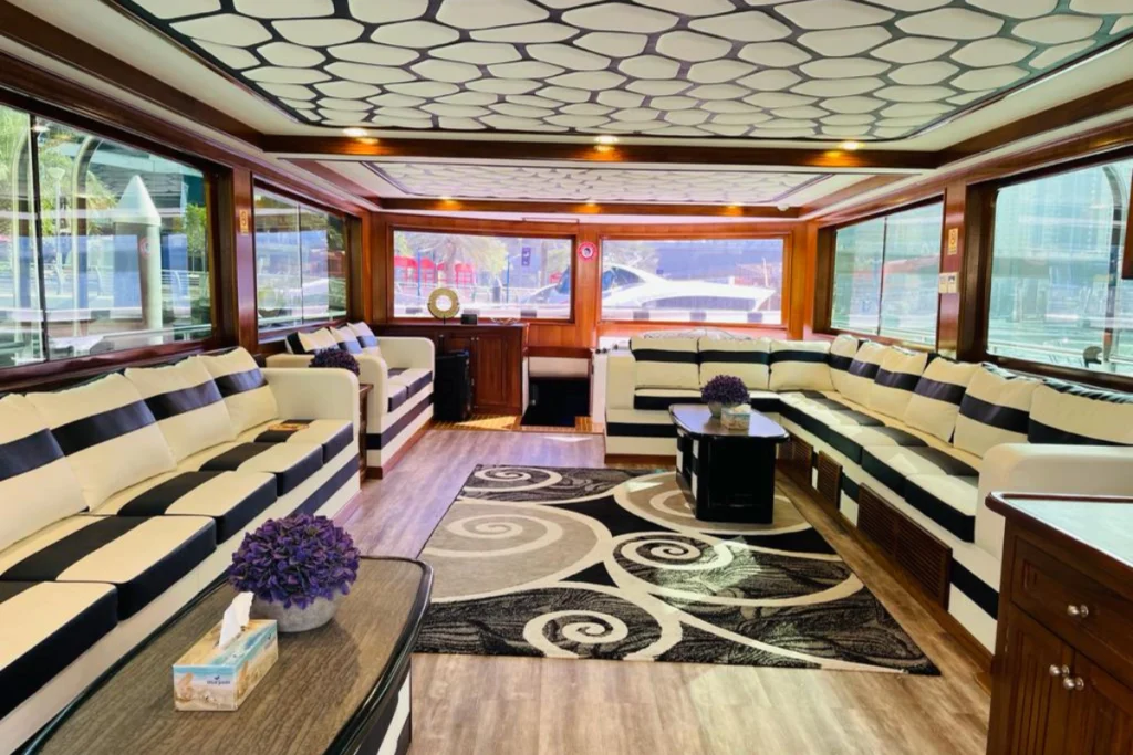 Titan 95 – Private Yacht Dubai – 4